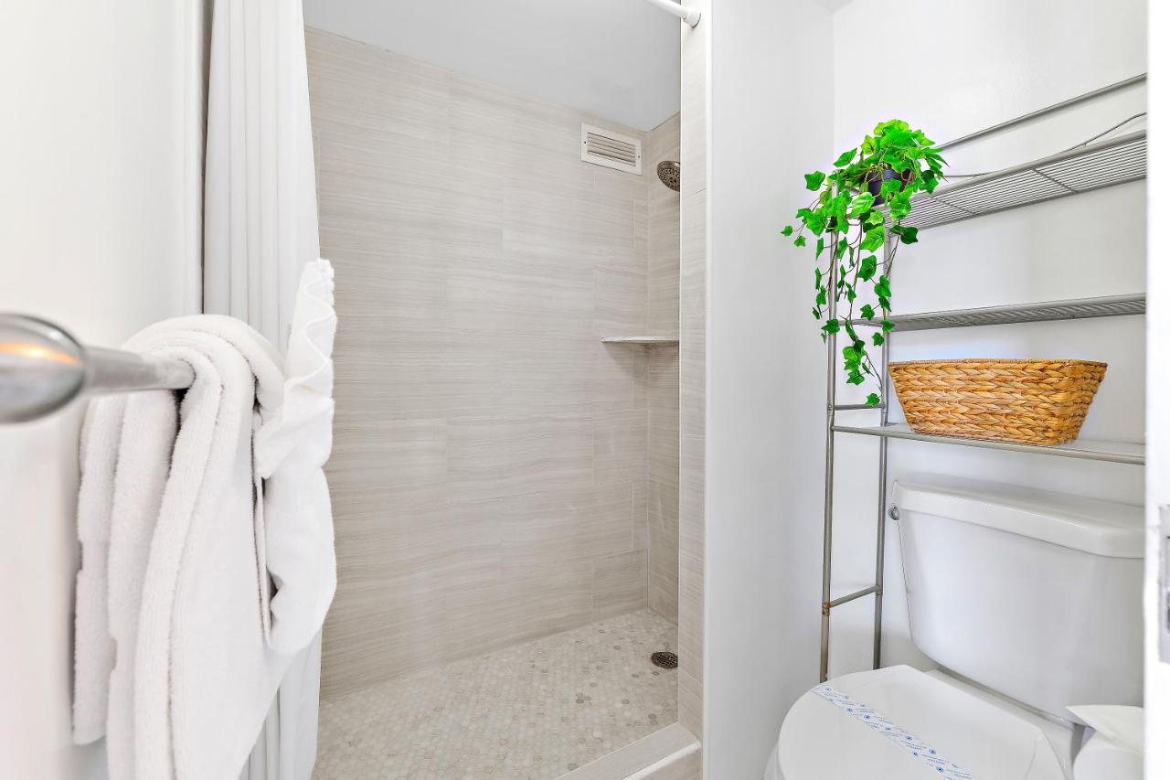 Beautiful Studio In The Heart Of Vibrant Waikiki โฮโนลูลู ภายนอก รูปภาพ
